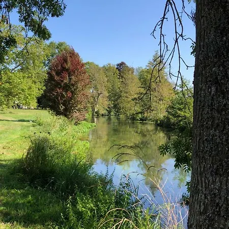 Chaumiere De La Perelle A *